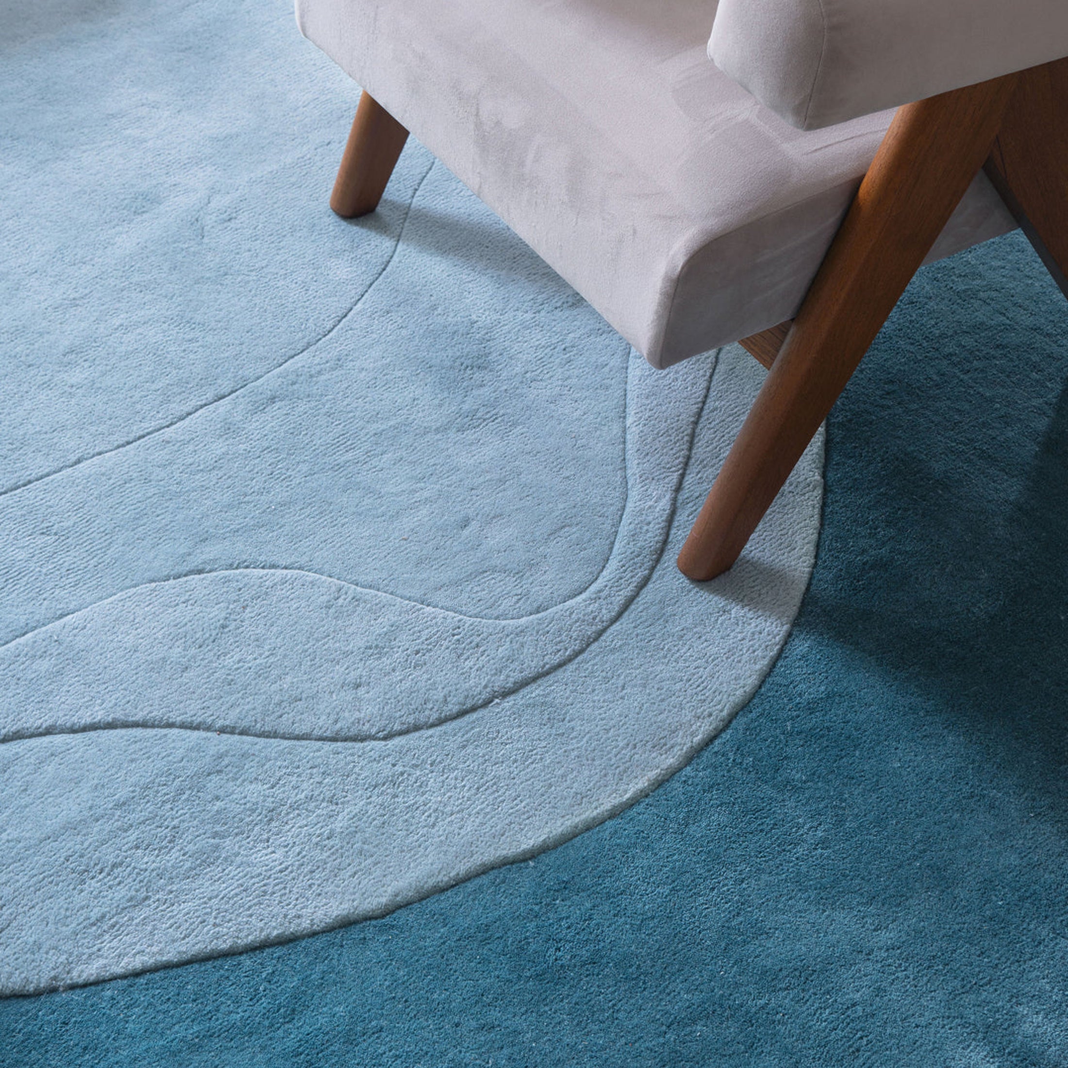 RUGKARI Atelier traditional pure New Zealand wool luxury rug styled in an Indian living room - image 3